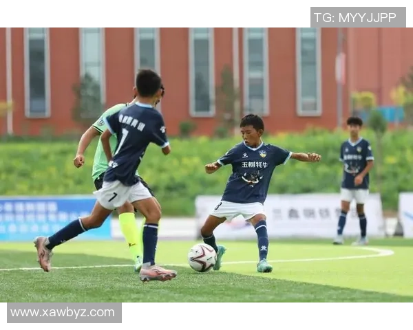 不落地传球的魅力与技巧谁的脚法最为潇洒引人注目